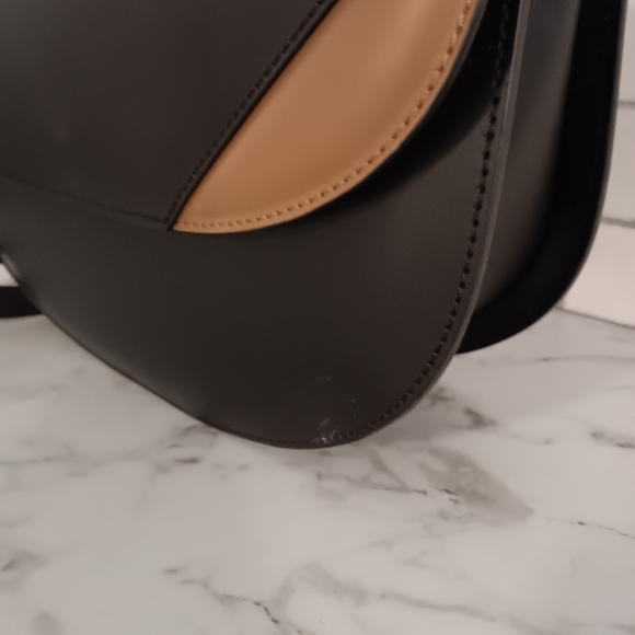 Valentina Fiore Italian leather crossbody saddlebag - Picture 14 of 16